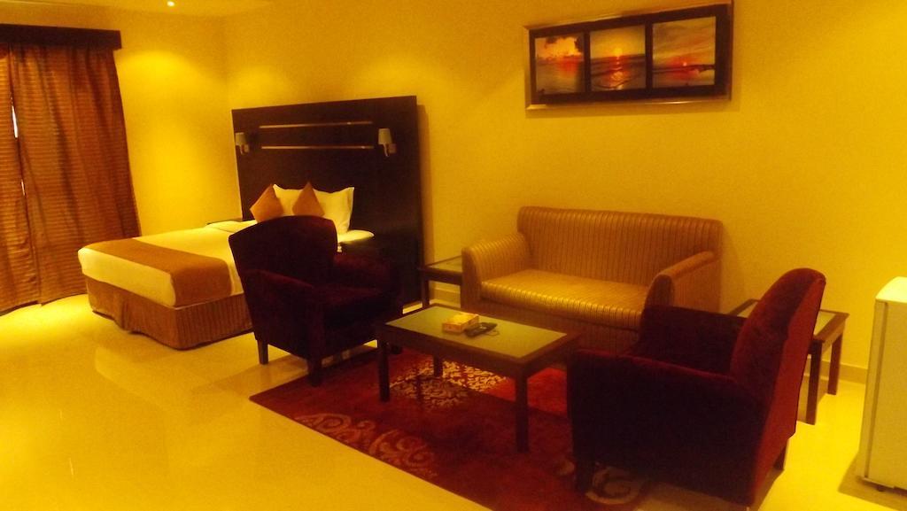 Baron Palace - AlMasif hotel apartments Riad Habitación foto