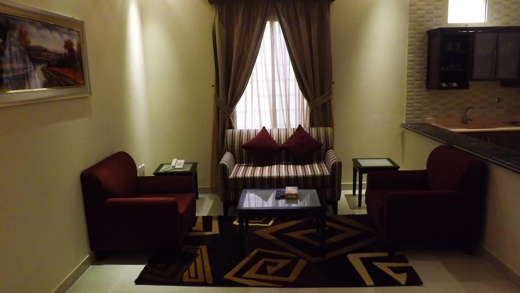 Baron Palace - AlMasif hotel apartments Riad Habitación foto